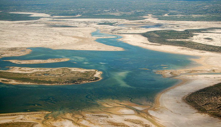 lake-eyre-australia.jpg
