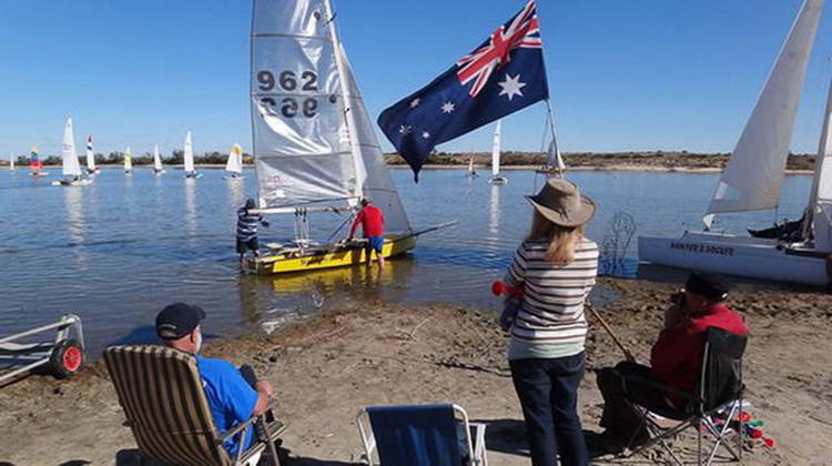 lake-eyre-yacht-club-racing.jpg