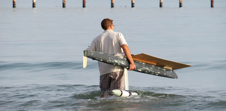 seacharger-solar-power-boat-ocean.jpg
