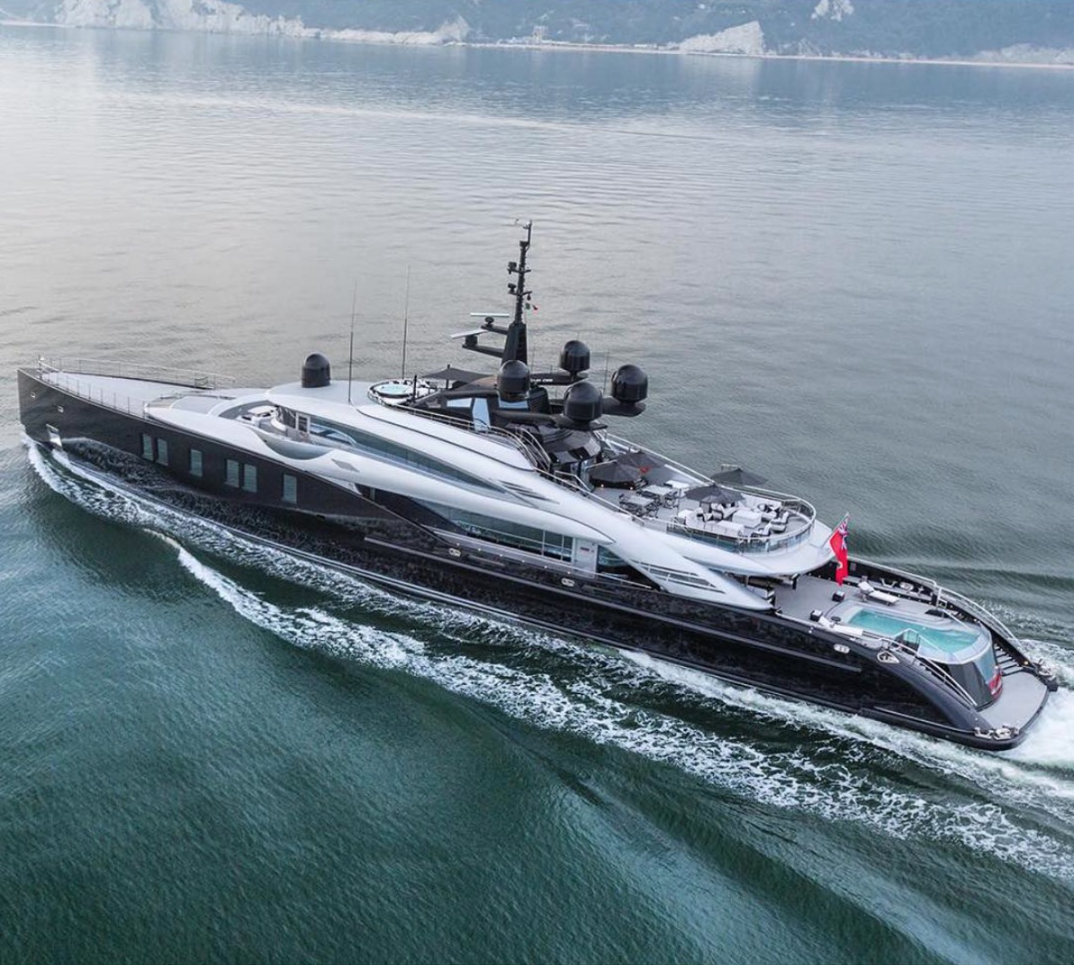 Супер-яхта Okto от ISA Yachts.jpg