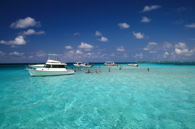 Каймановы острова - лучшее направление на Карибах для семейного отдыха
