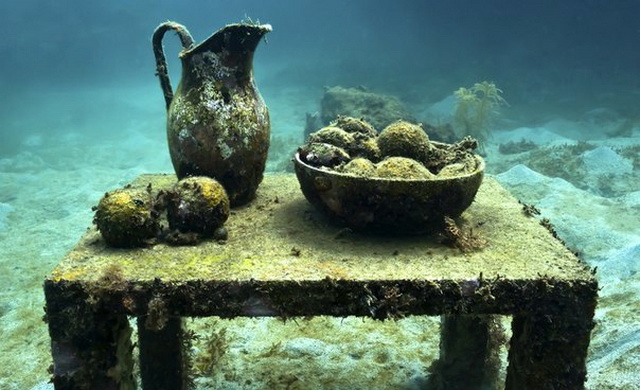 Подводный музей скульптур в заливе Молинере в Гренаде