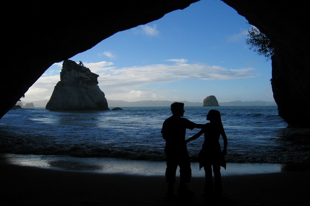 cathedral-cove-beach-new-zealand-05.jpg