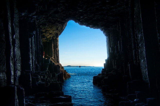 Фингалова пещера на острове Стаффа - часть Дороги Гигантов