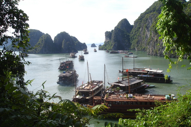 Бухта Халонг - природная достопримечательность Вьетнама