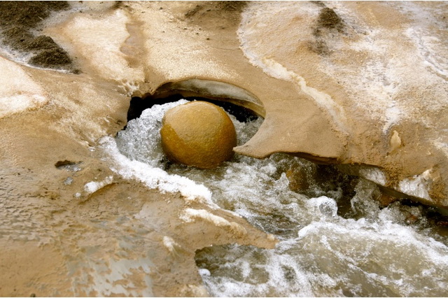 Таинственные каменные шары острова Чамп