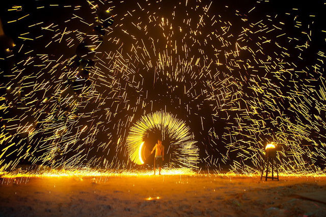 Огненное шоу на острове Пхи-Пхи Дон