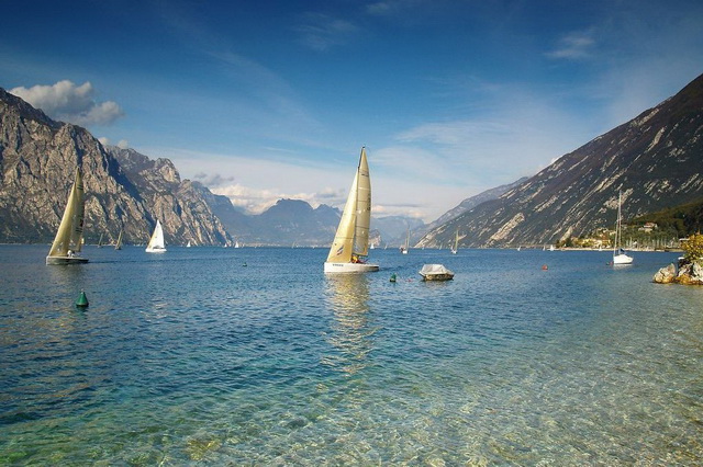 Озеро Комо - одна из водных достопримечательностей Италии