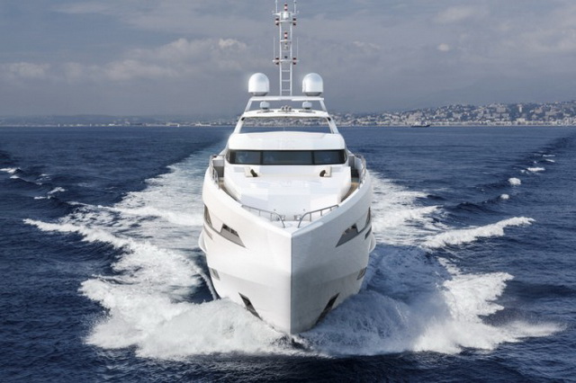 Моторная суперяхта Amore Mio от Heesen Yachts