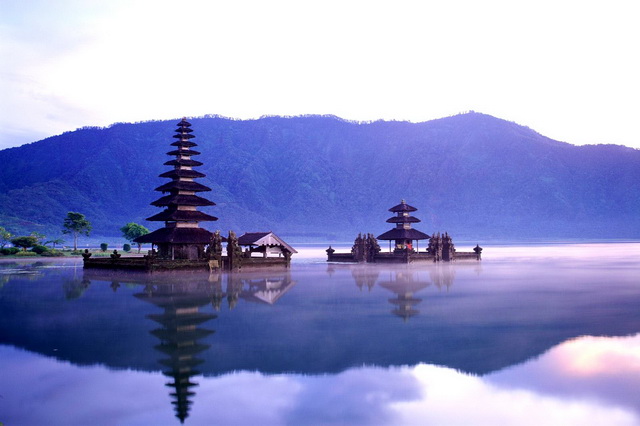 Интересные места Бали - Храм Пура Улун Дану