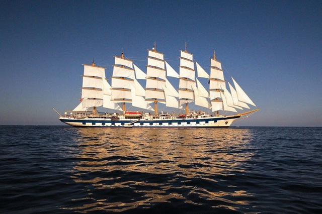 Парусник Royal Clipper