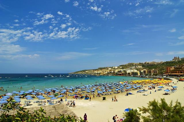Пляж Меллиха, Мальта