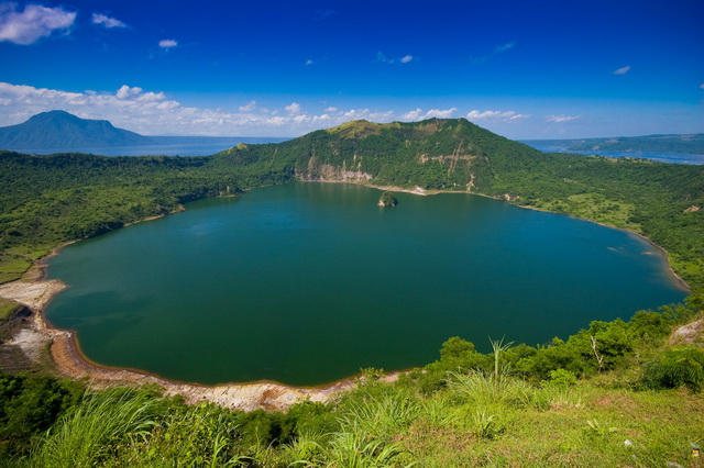 Вулкан Тааль - природное чудо Филиппин
