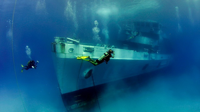 Лучшие места для рэк-дайвинга - «Kittiwake», Каймановы острова