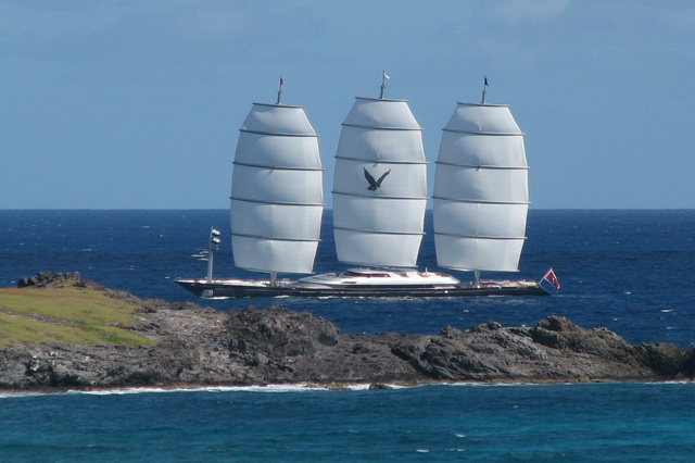 Парусная яхта Maltese Falcon